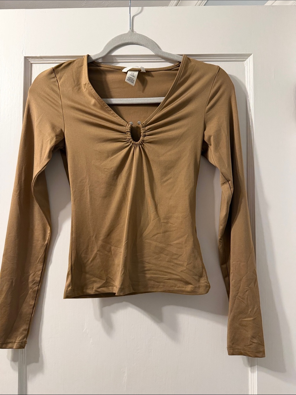 H&M Tan Long Sleeve Keyhole Twist Top